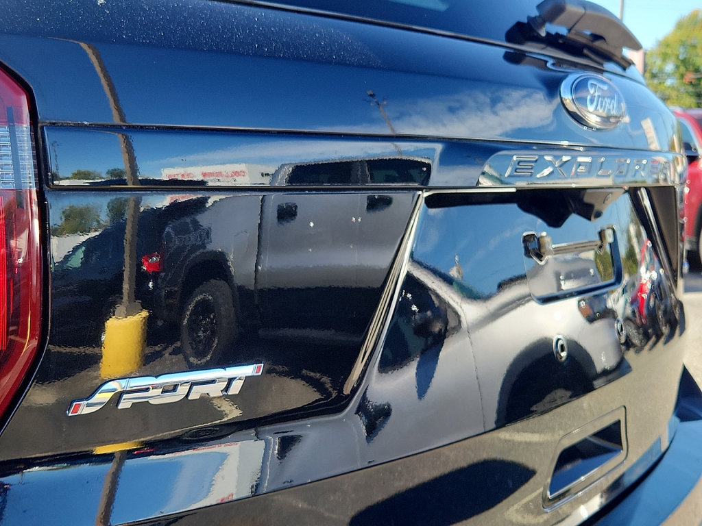 Used 2017 Ford Explorer Sport w/ Equipment Group 401A AWD/4WD image 16