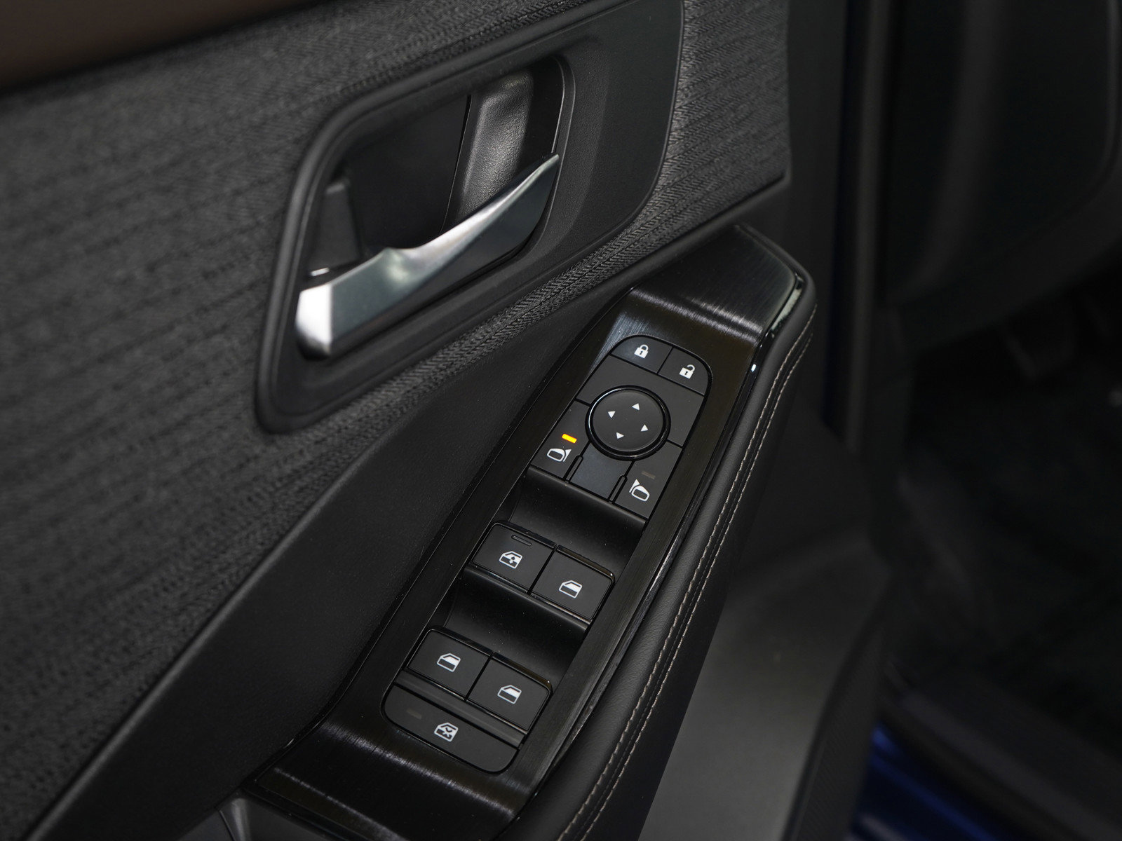 Used 2022 Nissan Rogue SV image 21