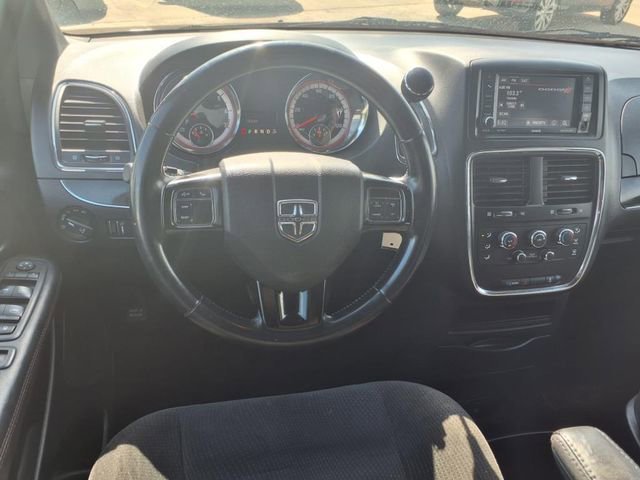 Used 2019 Dodge Grand Caravan SE image 4