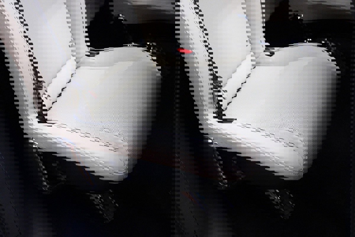 Used 2022 Tesla Model X Plaid image 39
