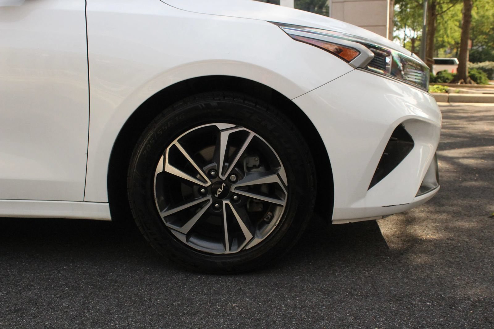 Used 2022 Kia Forte LXS FWD image 4