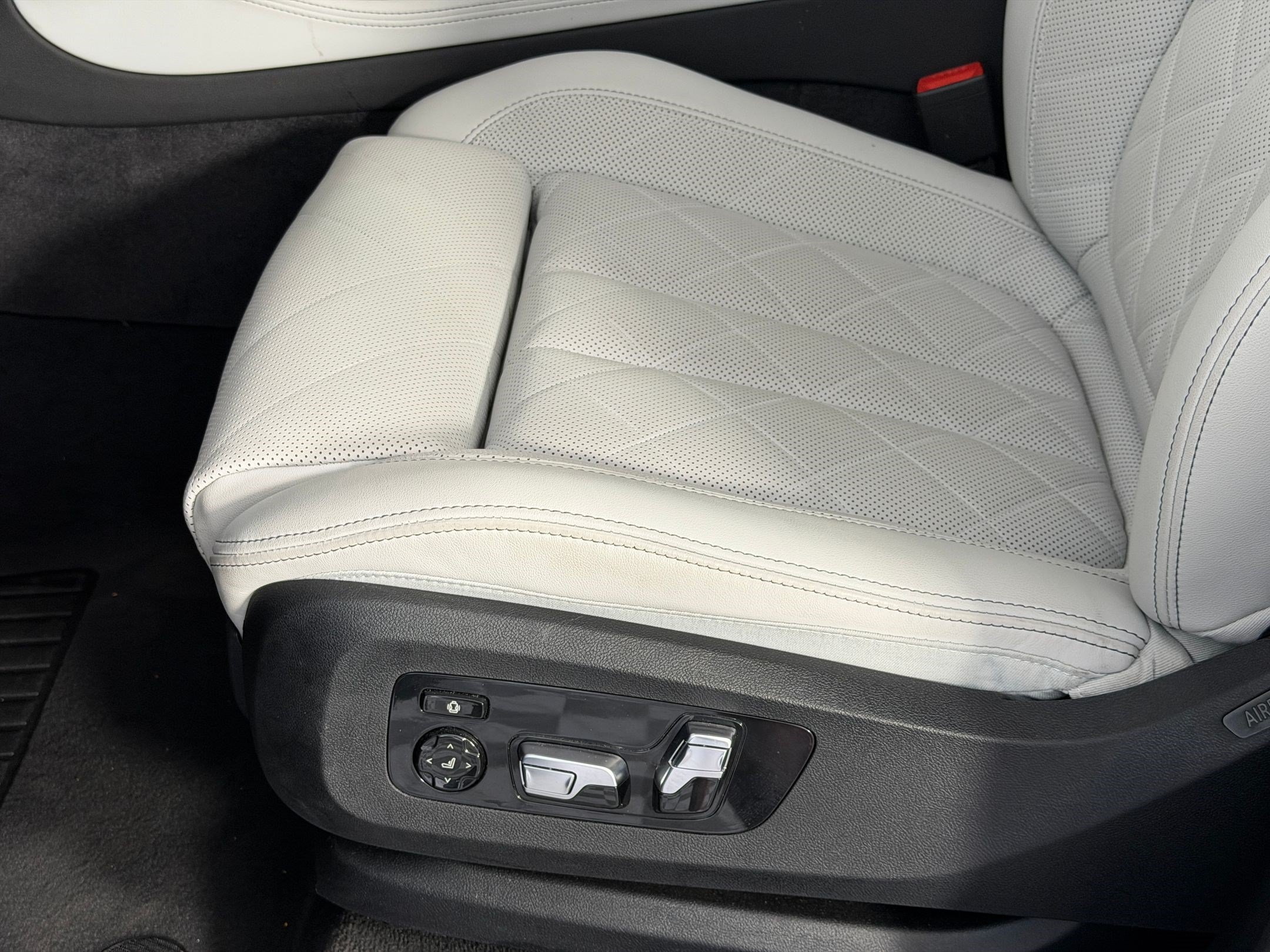 Used 2026 BMW X5 sDrive40i RWD image 14