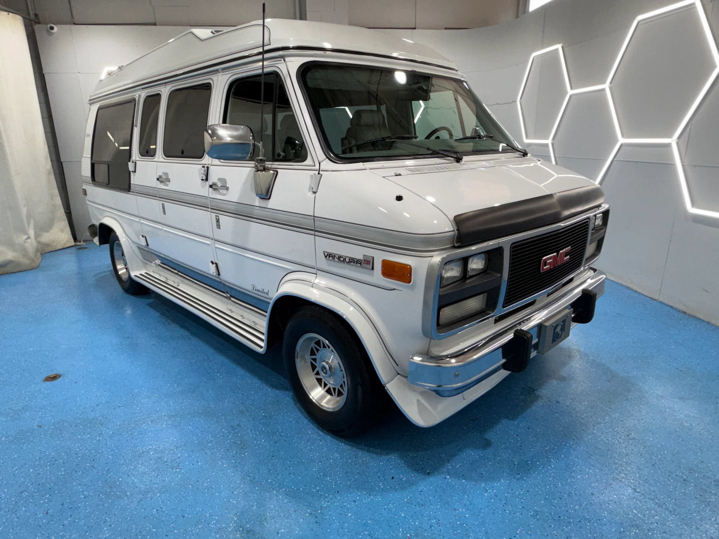 Used 1995 GMC G2500 Vandura RWD image 63