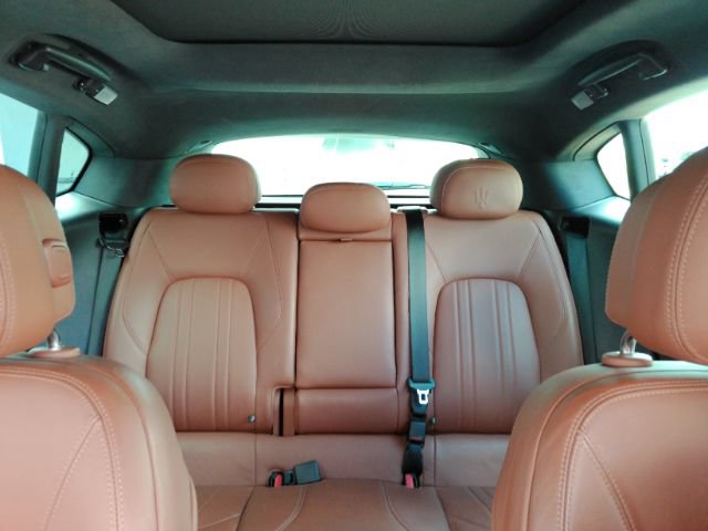 Used 2021 Maserati Levante AWD/4WD image 35