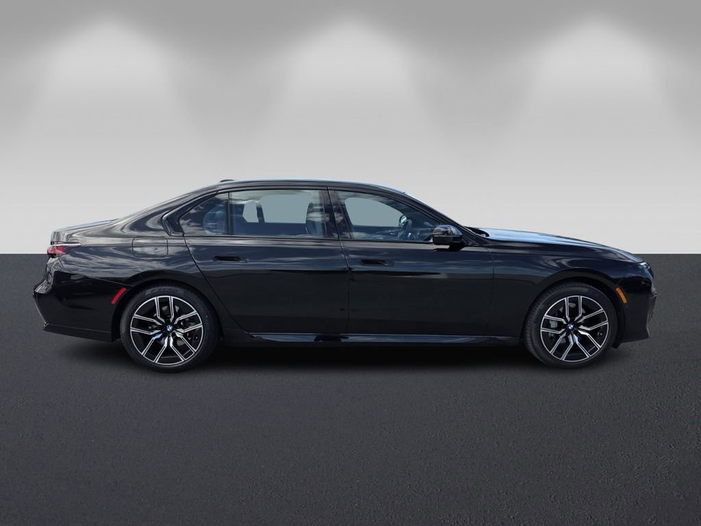 Certified 2023 BMW 740i 740i image 3