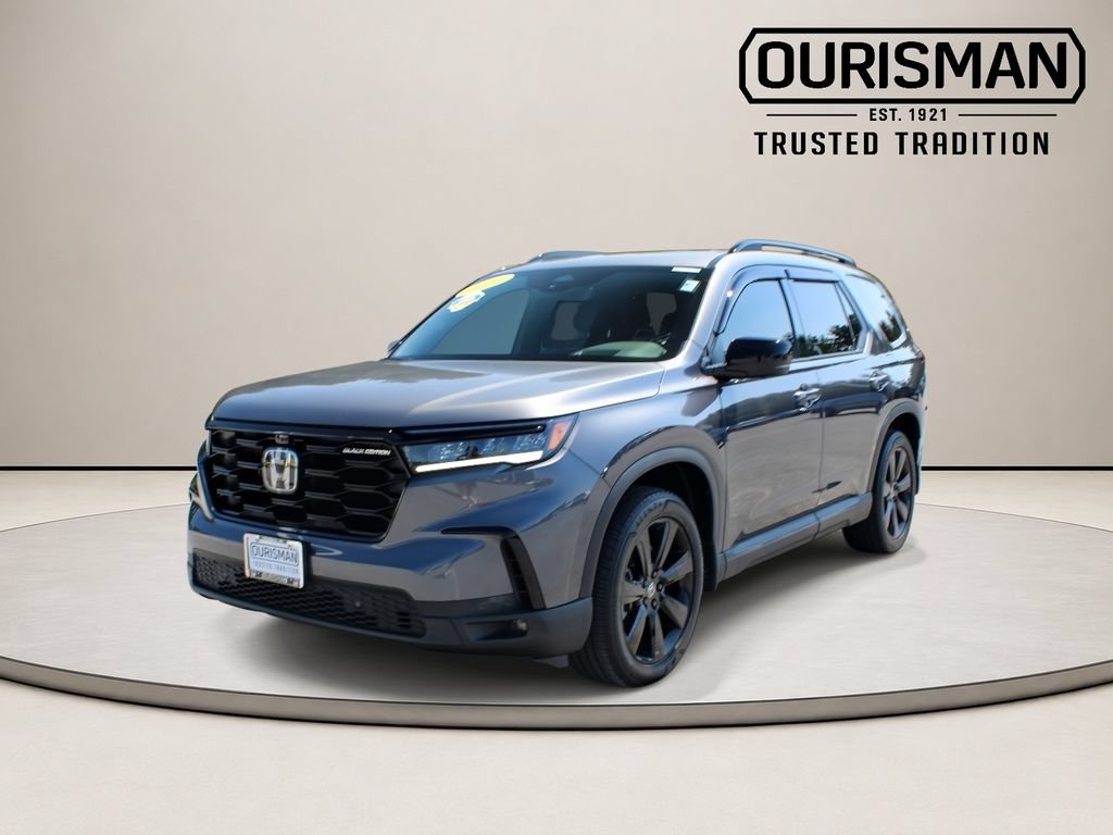 Certified 2025 Honda Pilot Black Edition image 5