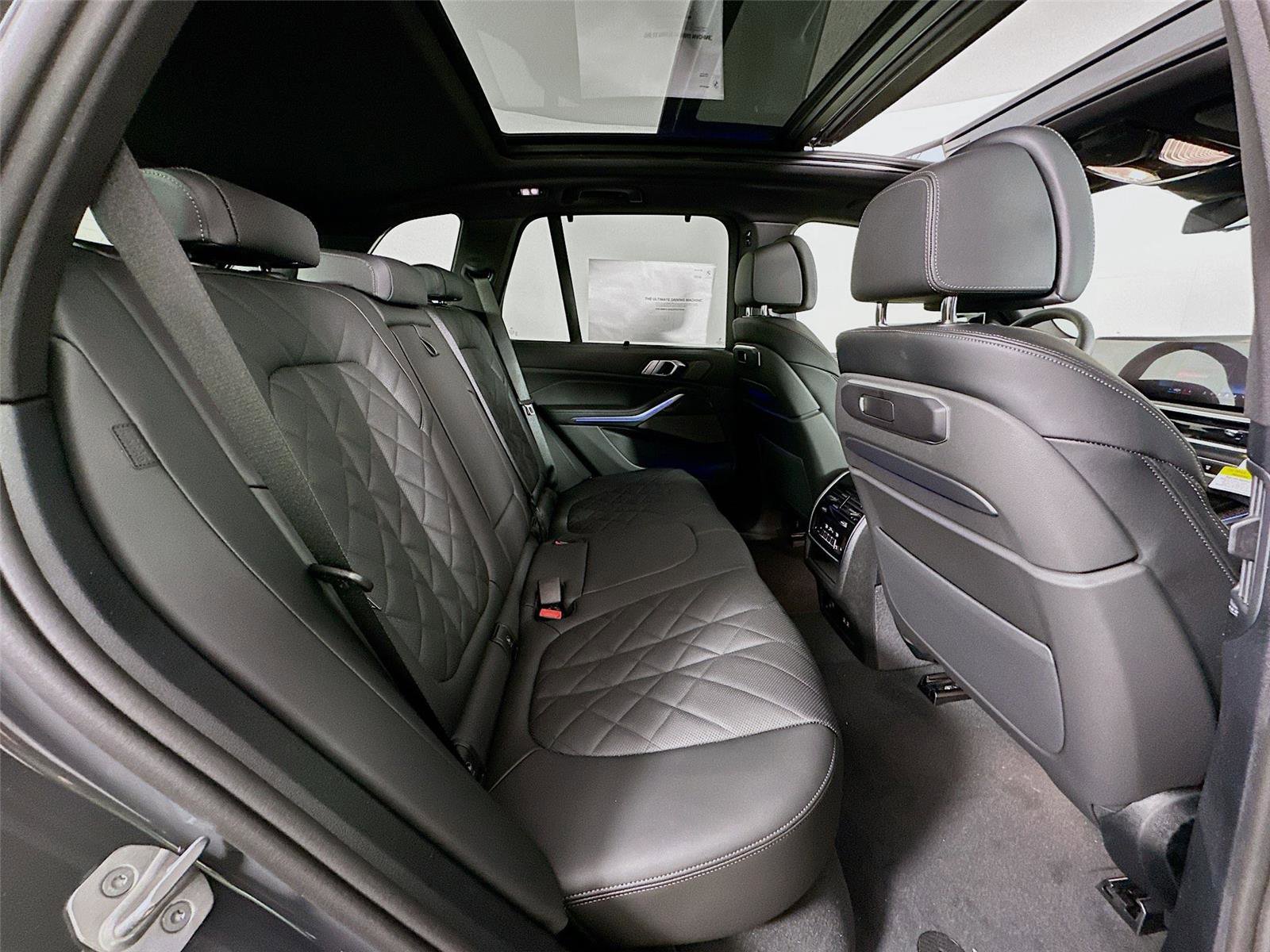 New 2026 BMW X5 M60i w/ Executive Package image 29