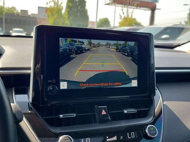 Used 2023 Toyota Corolla Cross XLE w/ Convenience Package FWD image 20