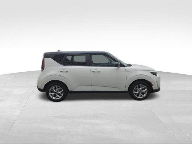 Used 2024 Kia Soul S FWD image 9