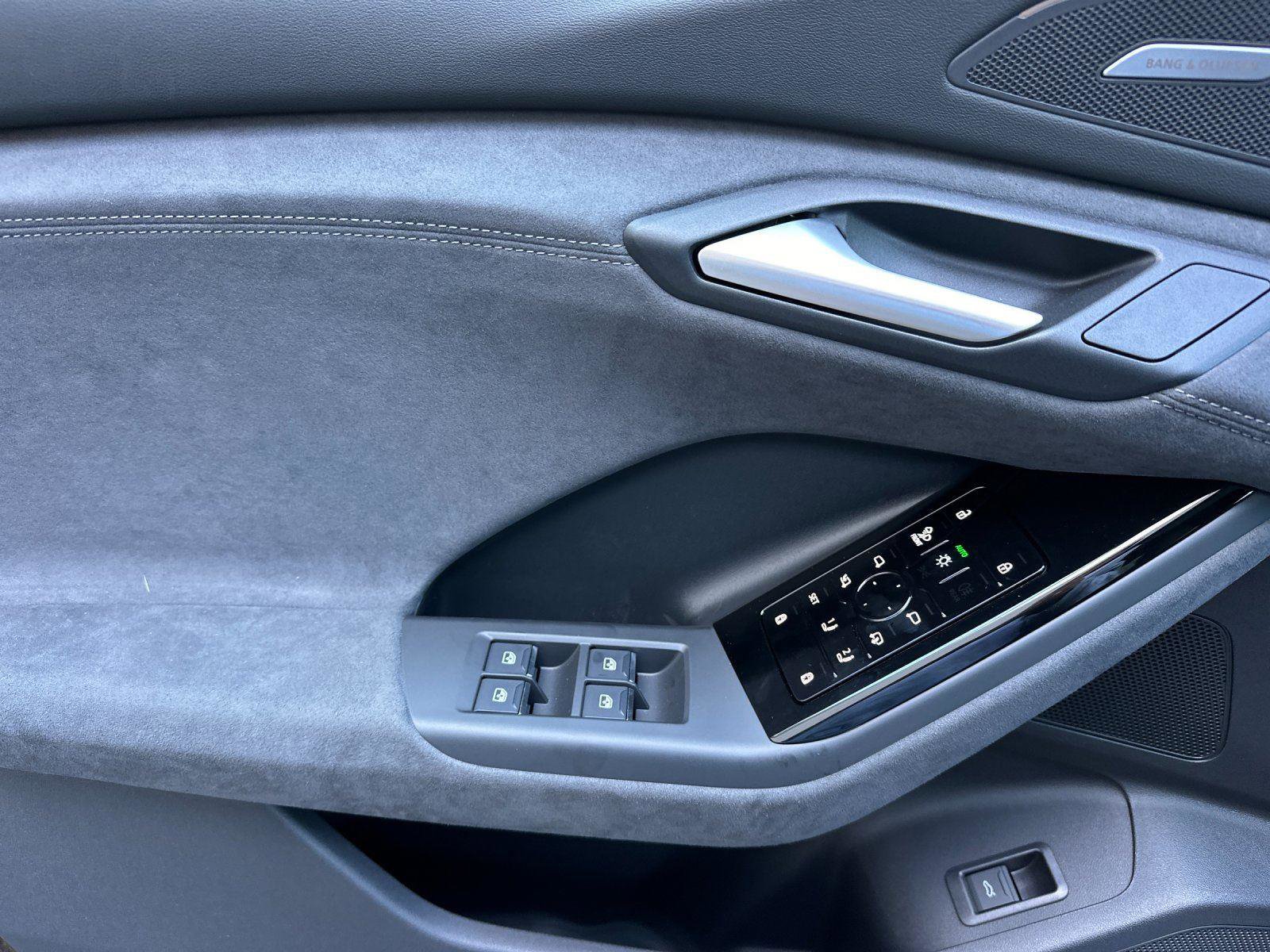 New 2027 Audi SQ6 e-tron Premium Plus AWD/4WD image 10