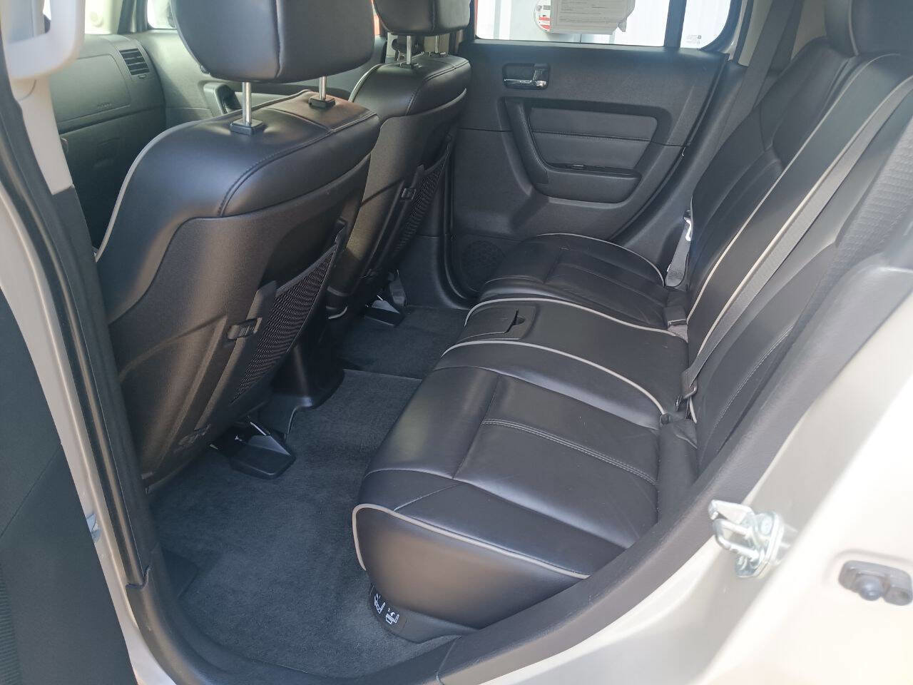 Used 2007 HUMMER H3 image 9