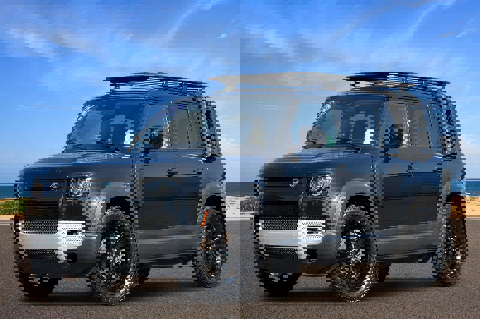 Used 2020 Land Rover Defender 110 HSE image 1