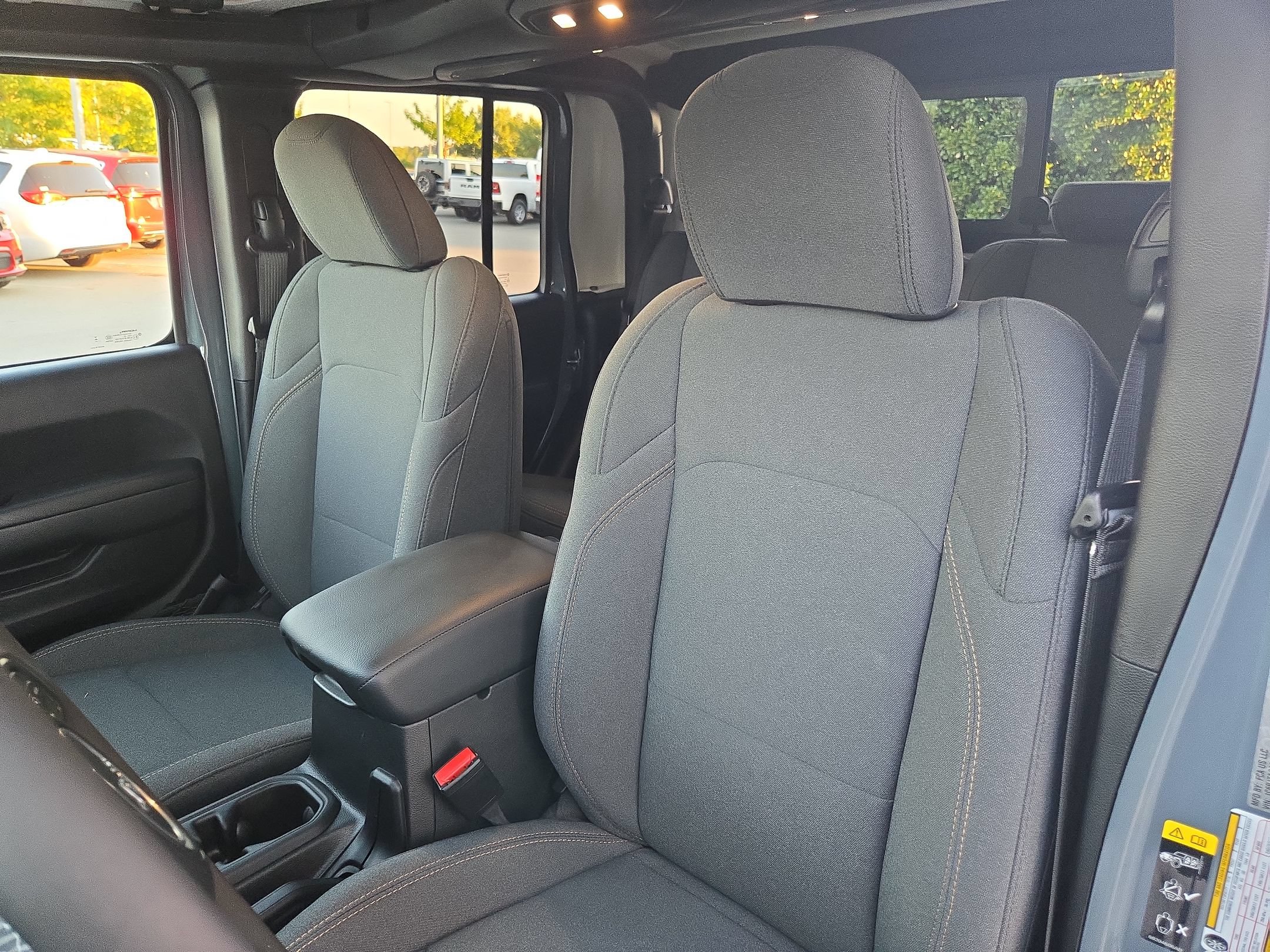 Used 2025 Jeep Gladiator Sport AWD/4WD image 20
