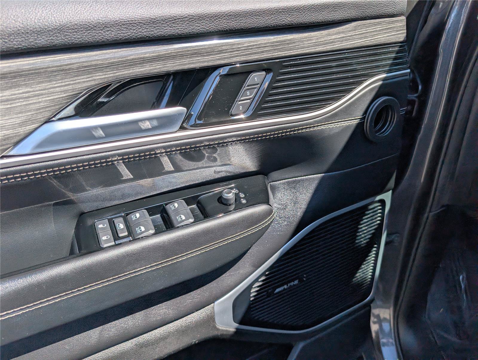 Used 2022 Jeep Wagoneer Series III AWD/4WD image 21