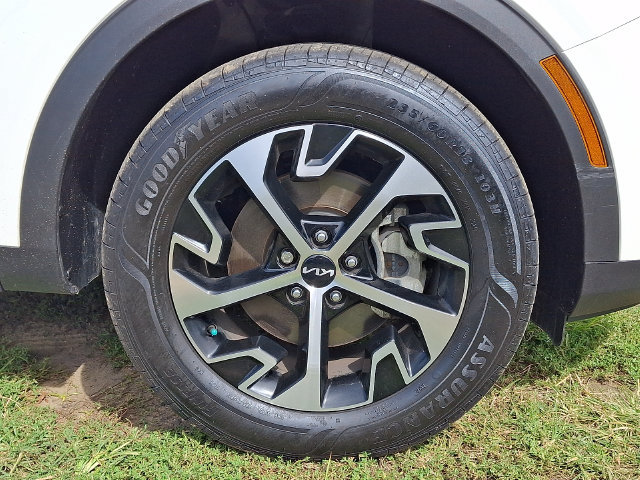 Certified 2025 Kia Sportage EX AWD/4WD image 8