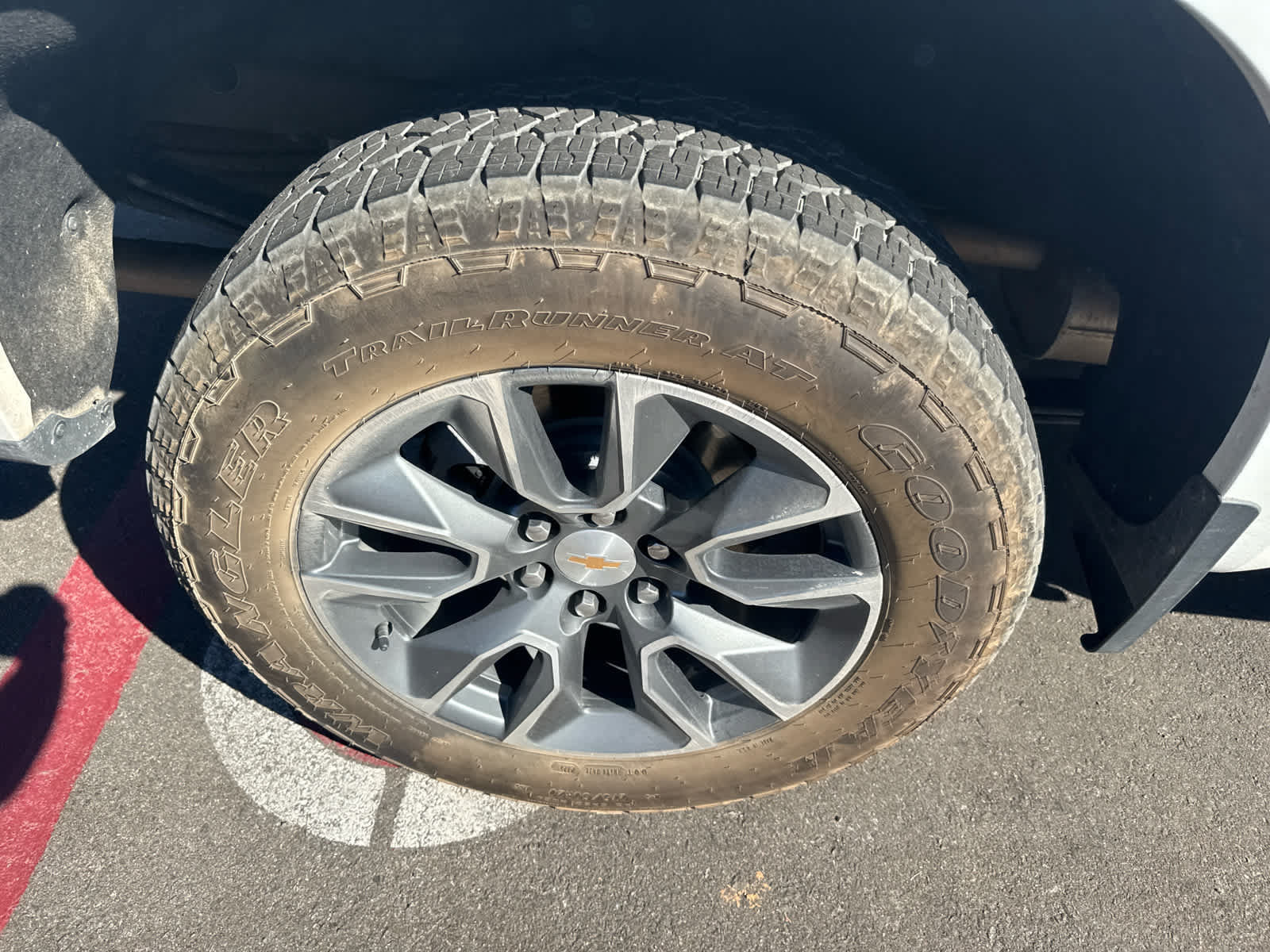 Used 2025 Chevrolet Silverado 1500 LT AWD/4WD image 8