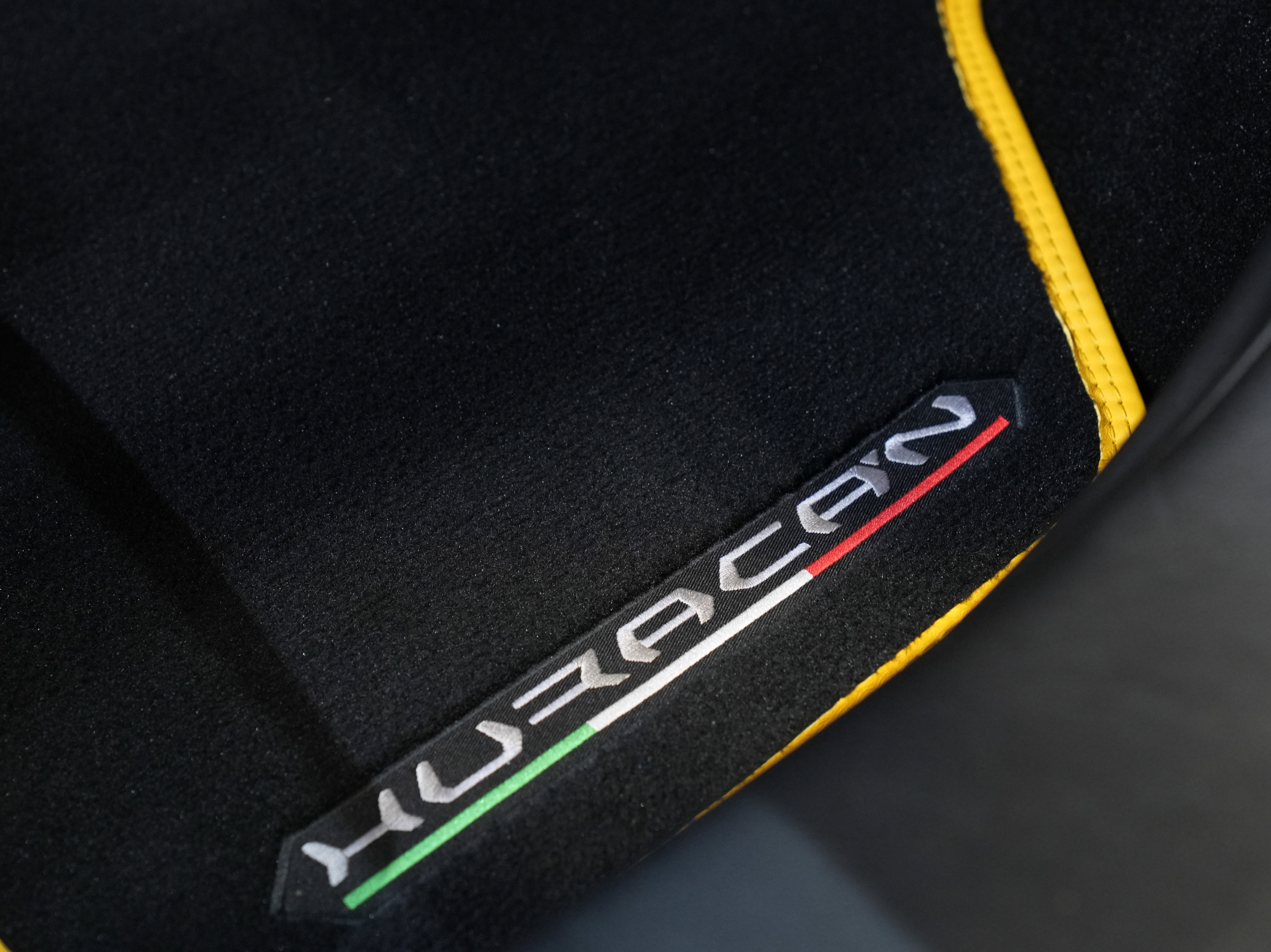 Used 2024 Lamborghini Huracan EVO image 47