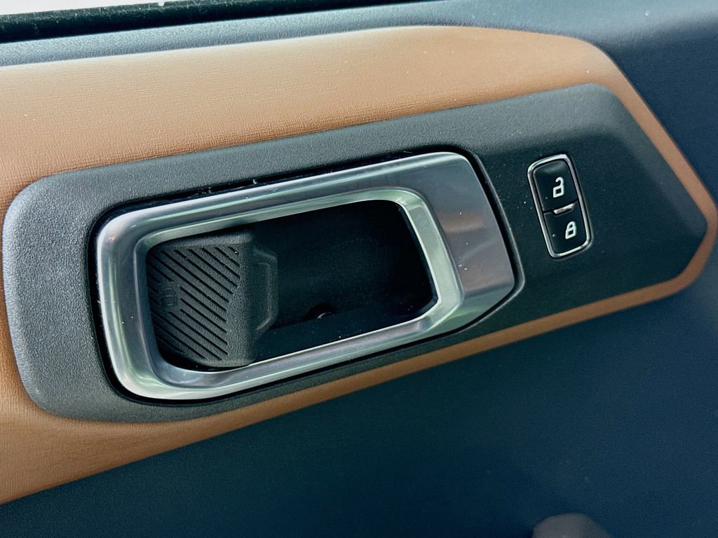 Used 2023 Ford Bronco Outer Banks image 18