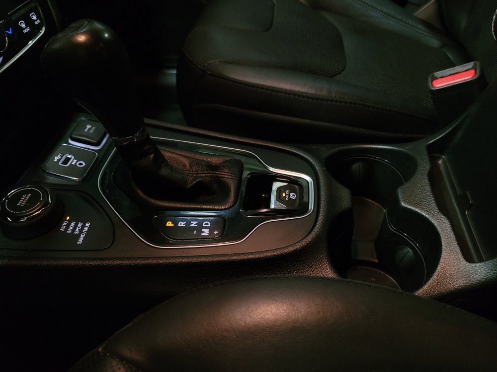 Used 2019 Jeep Cherokee Limited AWD/4WD image 26