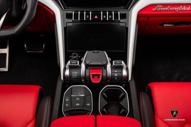 Used 2021 Lamborghini Urus AWD/4WD image 33