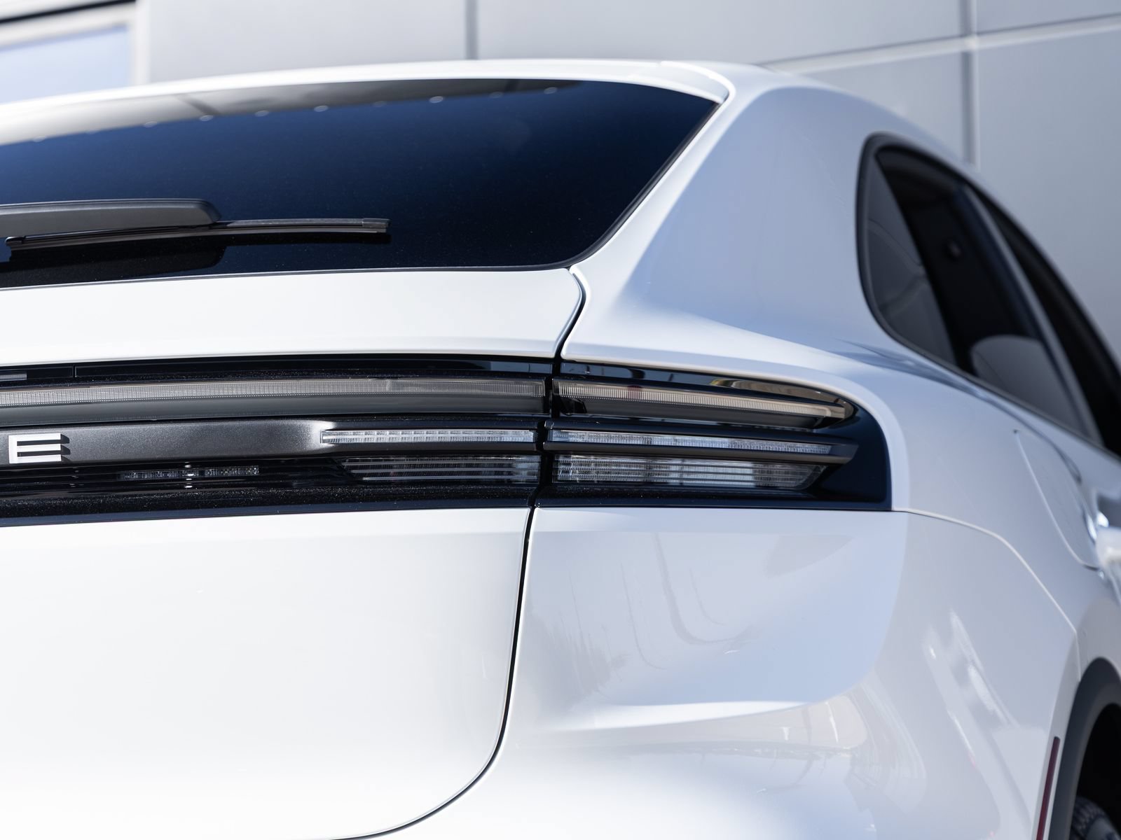 Certified 2025 Porsche Macan 4S Electric AWD/4WD image 16