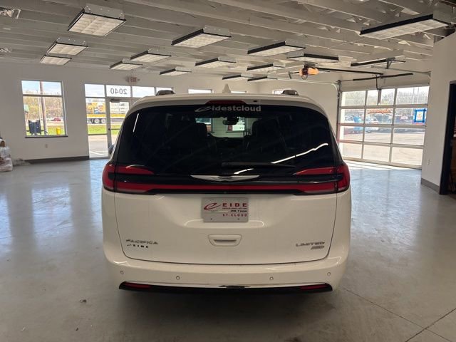 Used 2021 Chrysler Pacifica Limited w/ Premium & Safety Sphere Group AWD/4WD image 9
