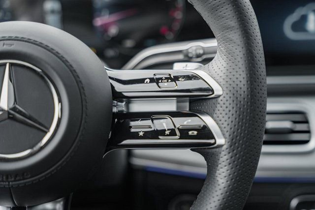 New 2026 Mercedes-Benz GLS 580 4MATIC image 27