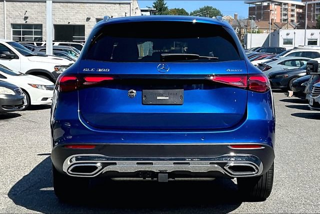Used 2026 Mercedes-Benz GLC 300 4MATIC image 3