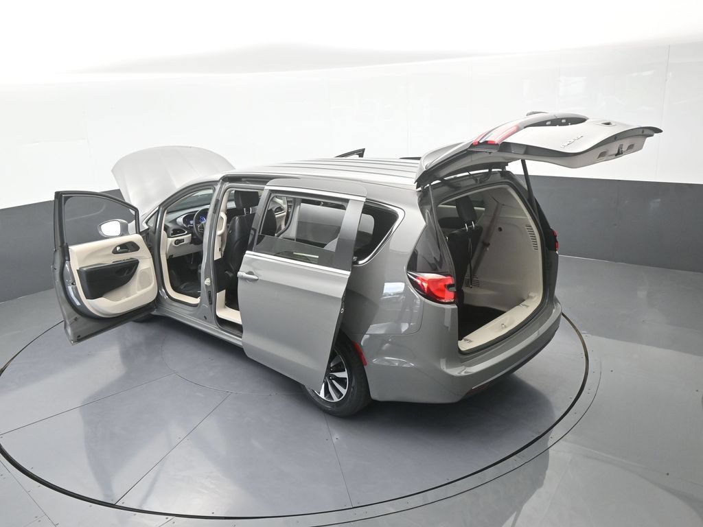 Used 2022 Chrysler Pacifica Touring-L FWD image 70