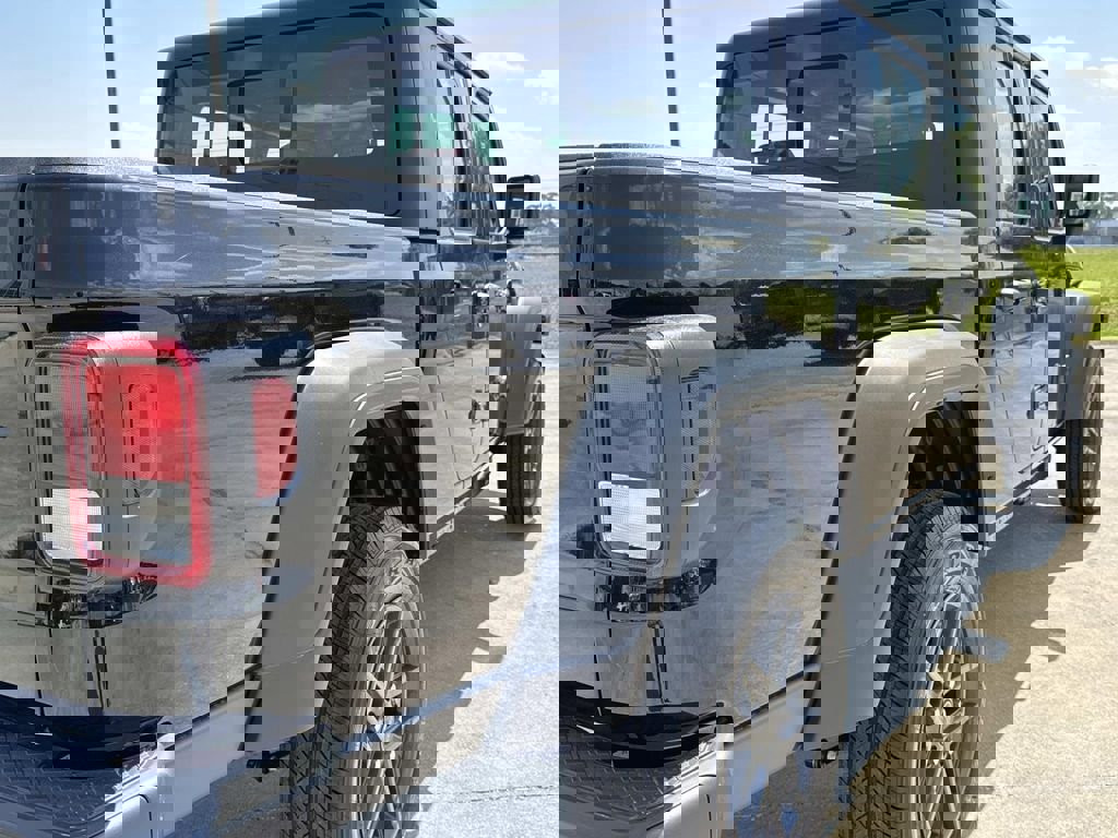 New 2026 Jeep Gladiator Sport image 15