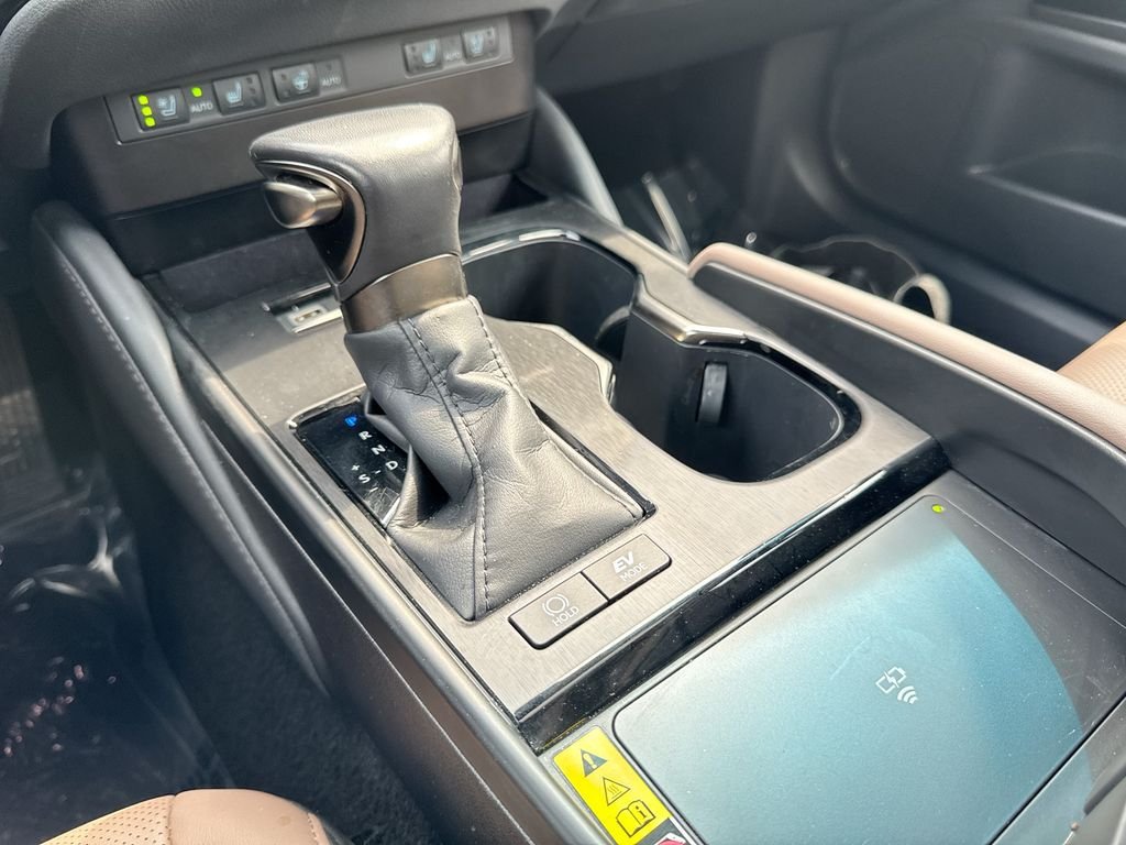 Used 2025 Lexus ES 300h w/ Premium Package FWD image 30