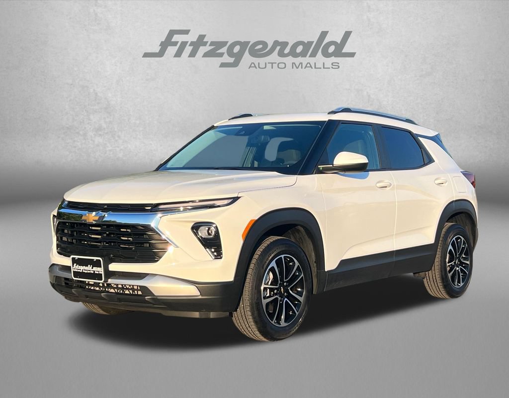Used 2025 Chevrolet TrailBlazer LT AWD/4WD image 2