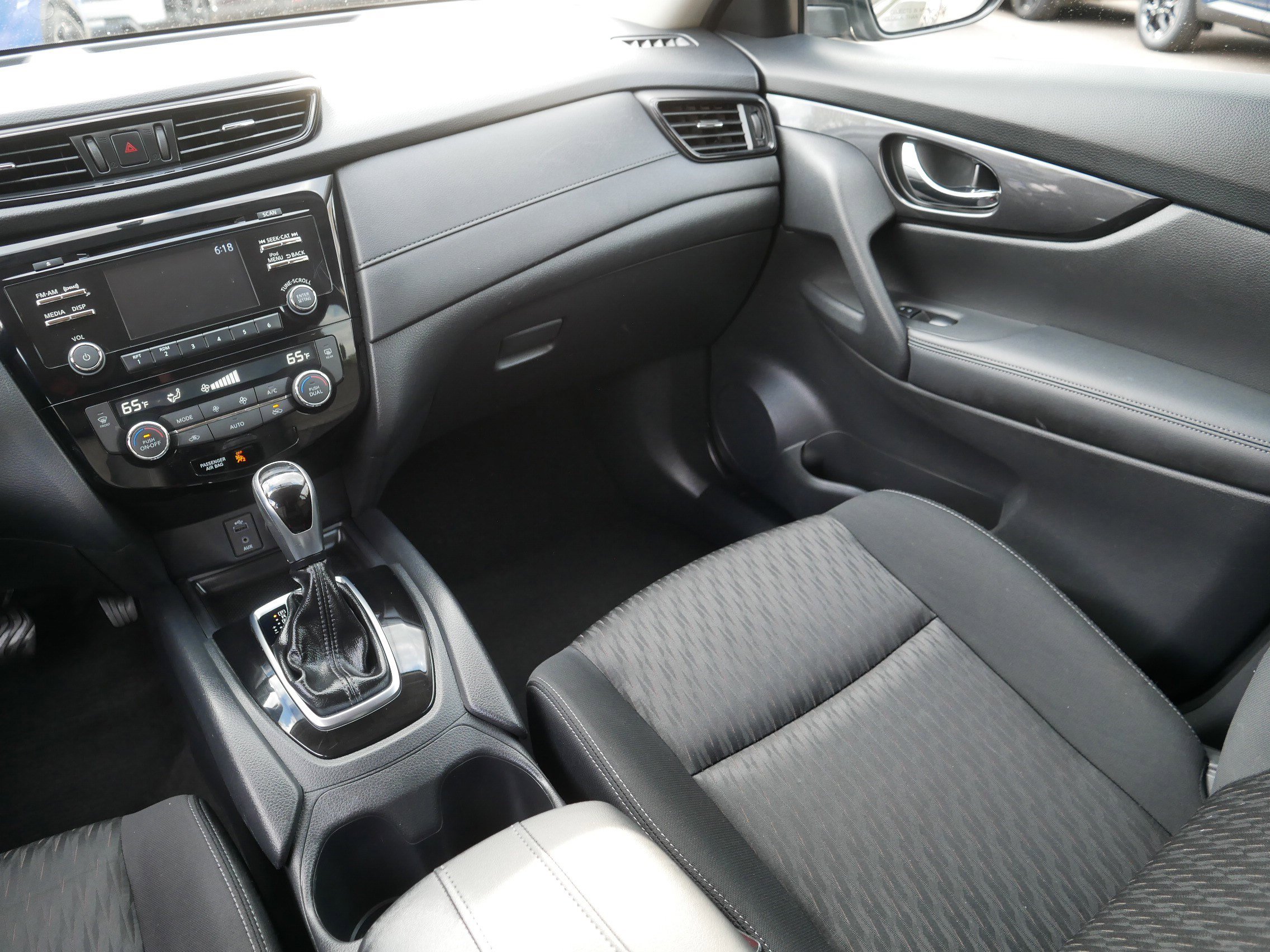 Certified 2017 Nissan Rogue SV AWD/4WD image 11