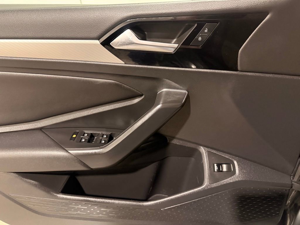 Used 2020 Volkswagen Jetta R-Line image 13