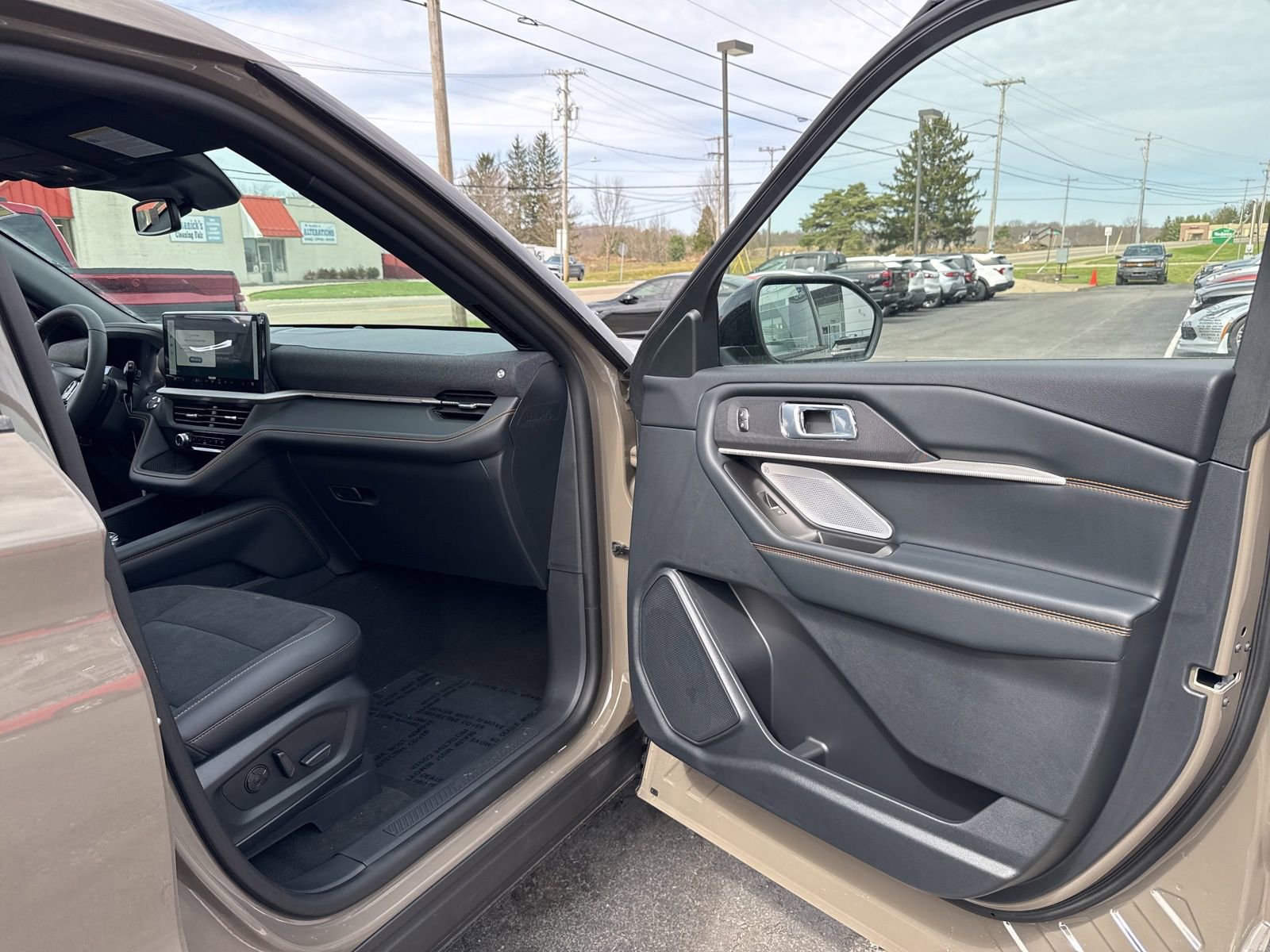 New 2026 Ford Explorer Tremor w/ Tremor Ultimate Package image 34