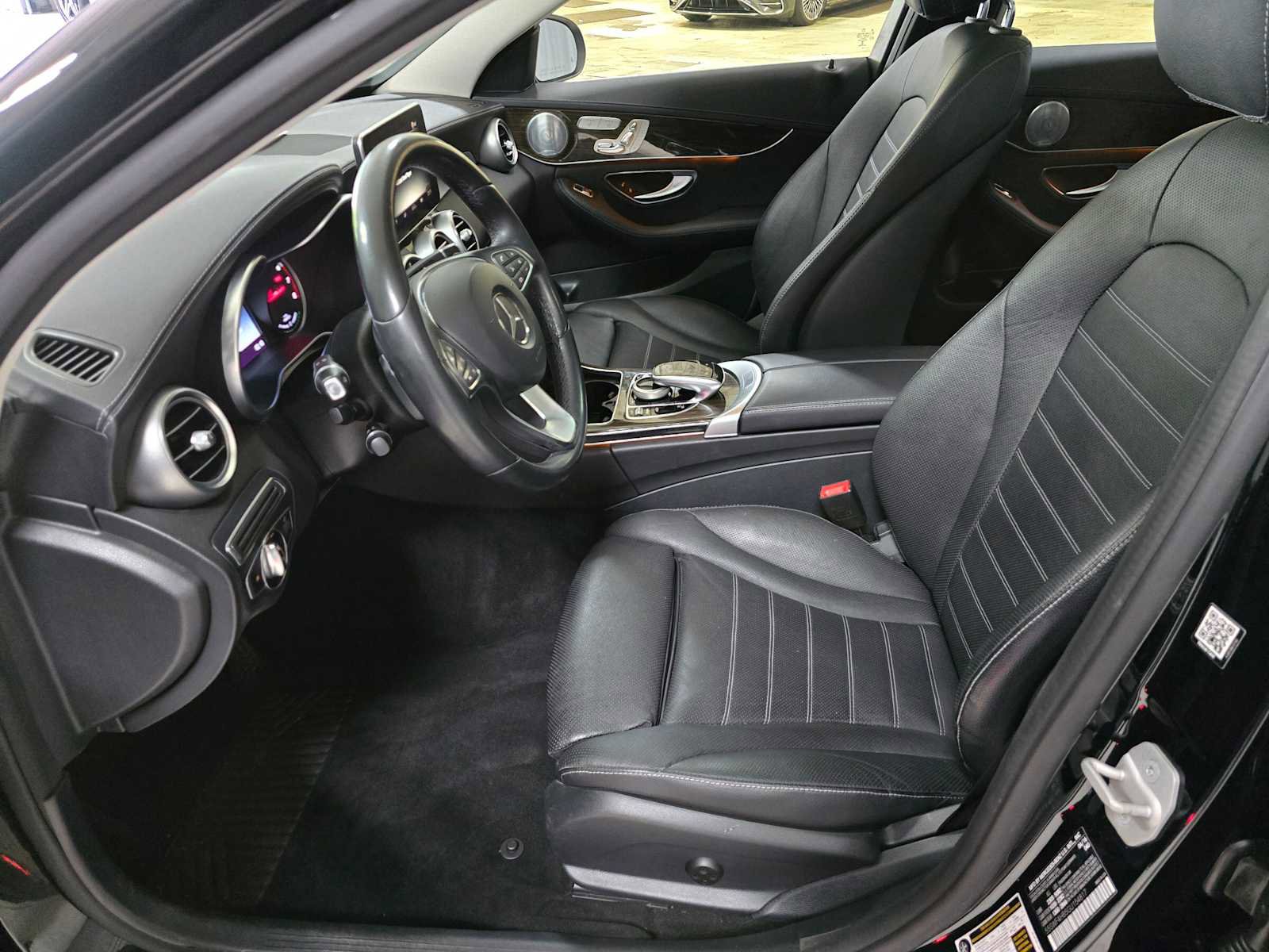 Used 2016 Mercedes-Benz C 350e Sedan image 23