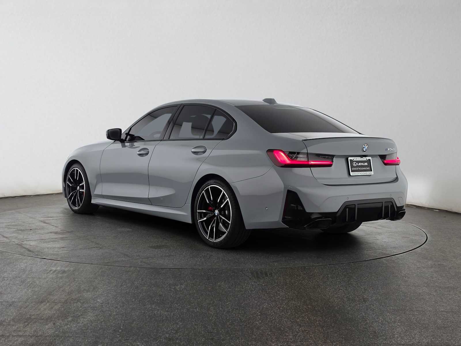 Used 2023 BMW M340i RWD image 5