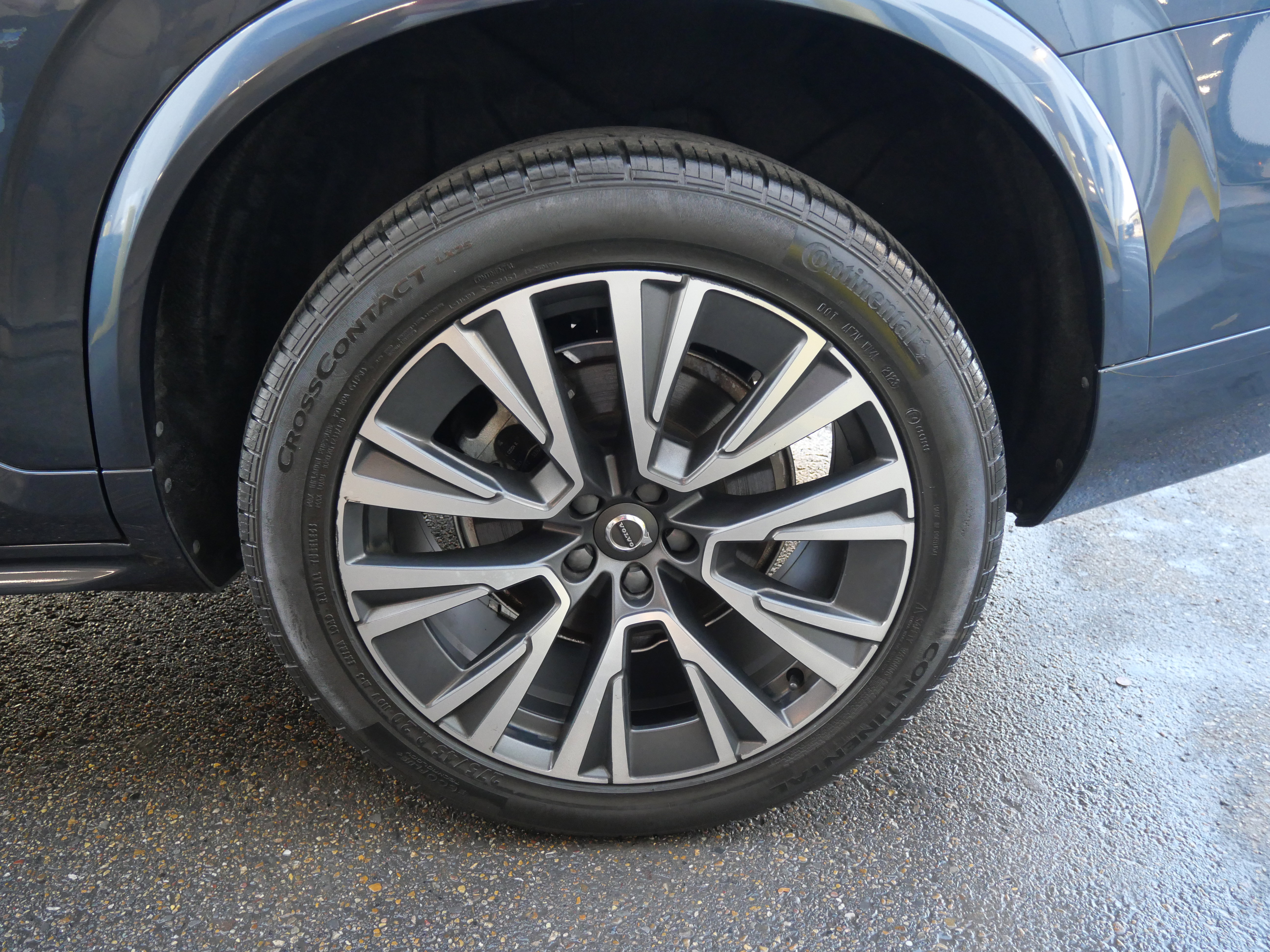 Used 2021 Volvo XC90 T6 Momentum image 7