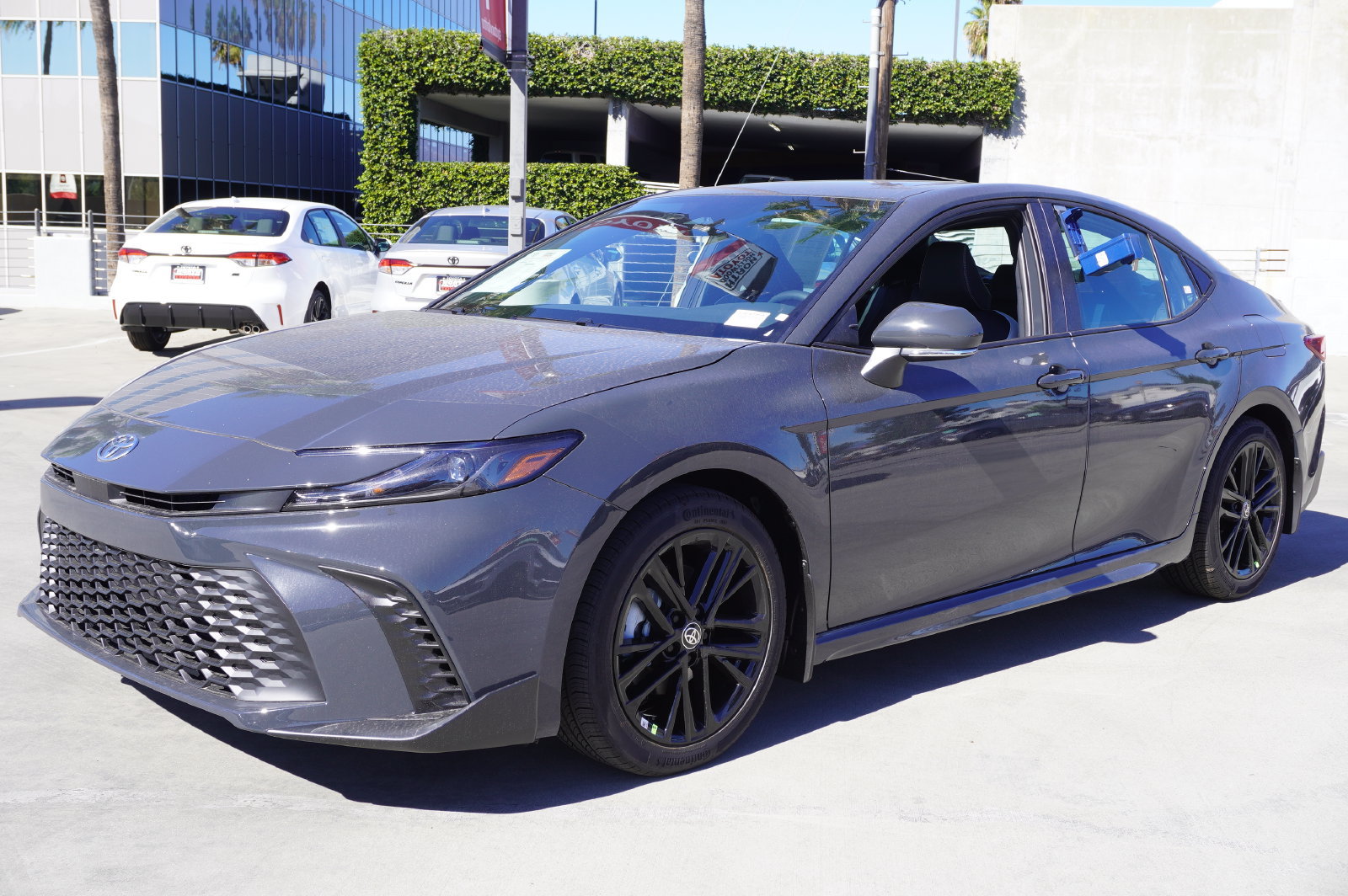Used 2026 Toyota Camry SE w/ Multimedia Upgrade Package FWD image 4