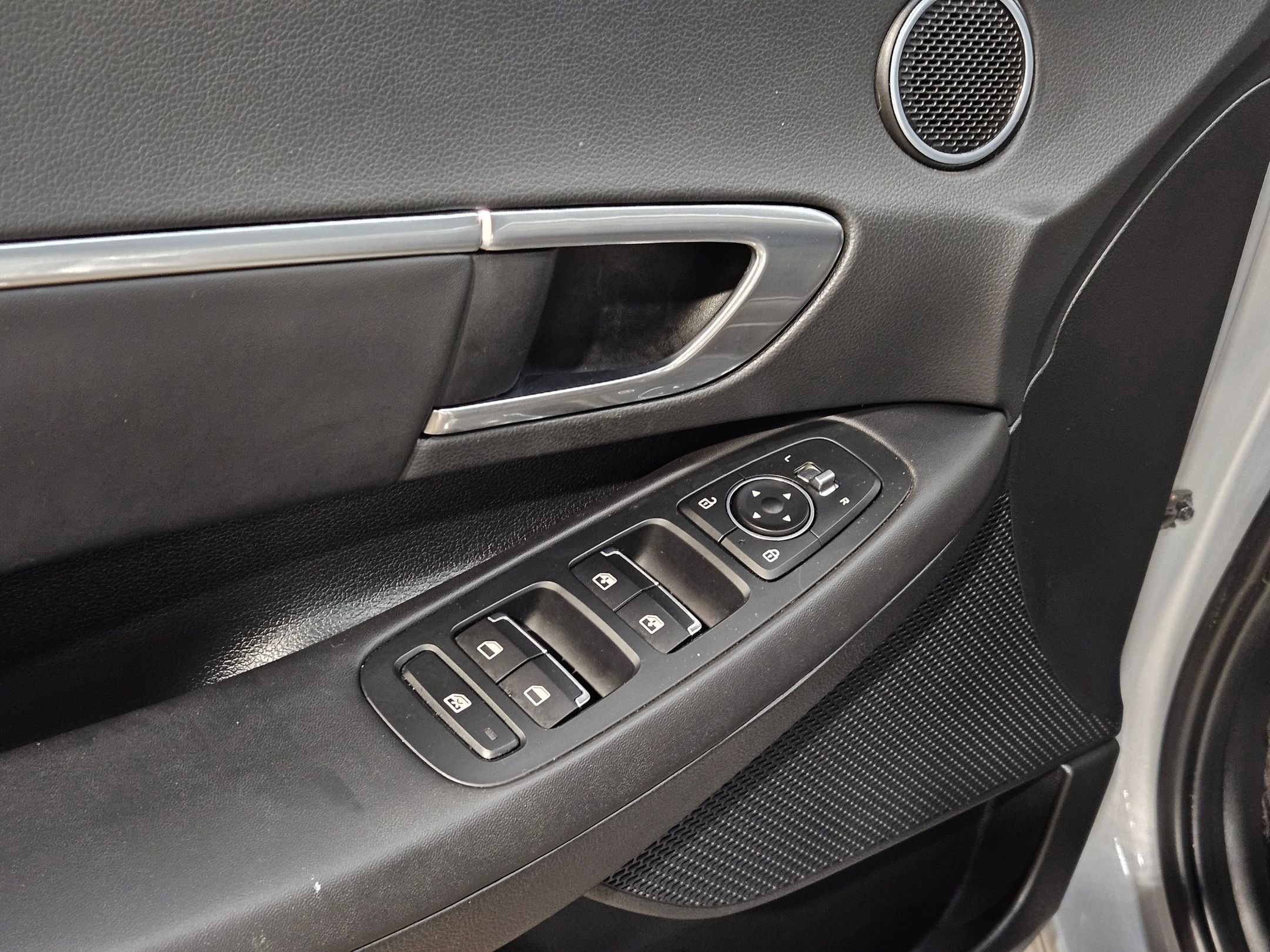 Used 2023 Hyundai Sonata SEL w/ Cargo Package image 21