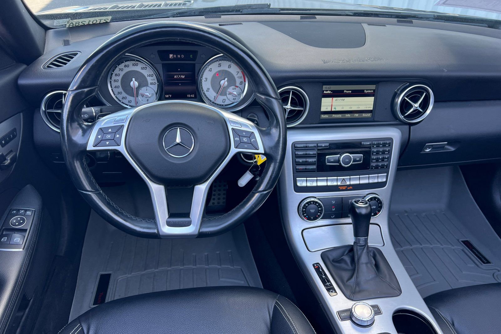 Used 2015 Mercedes-Benz SLK 250 image 14