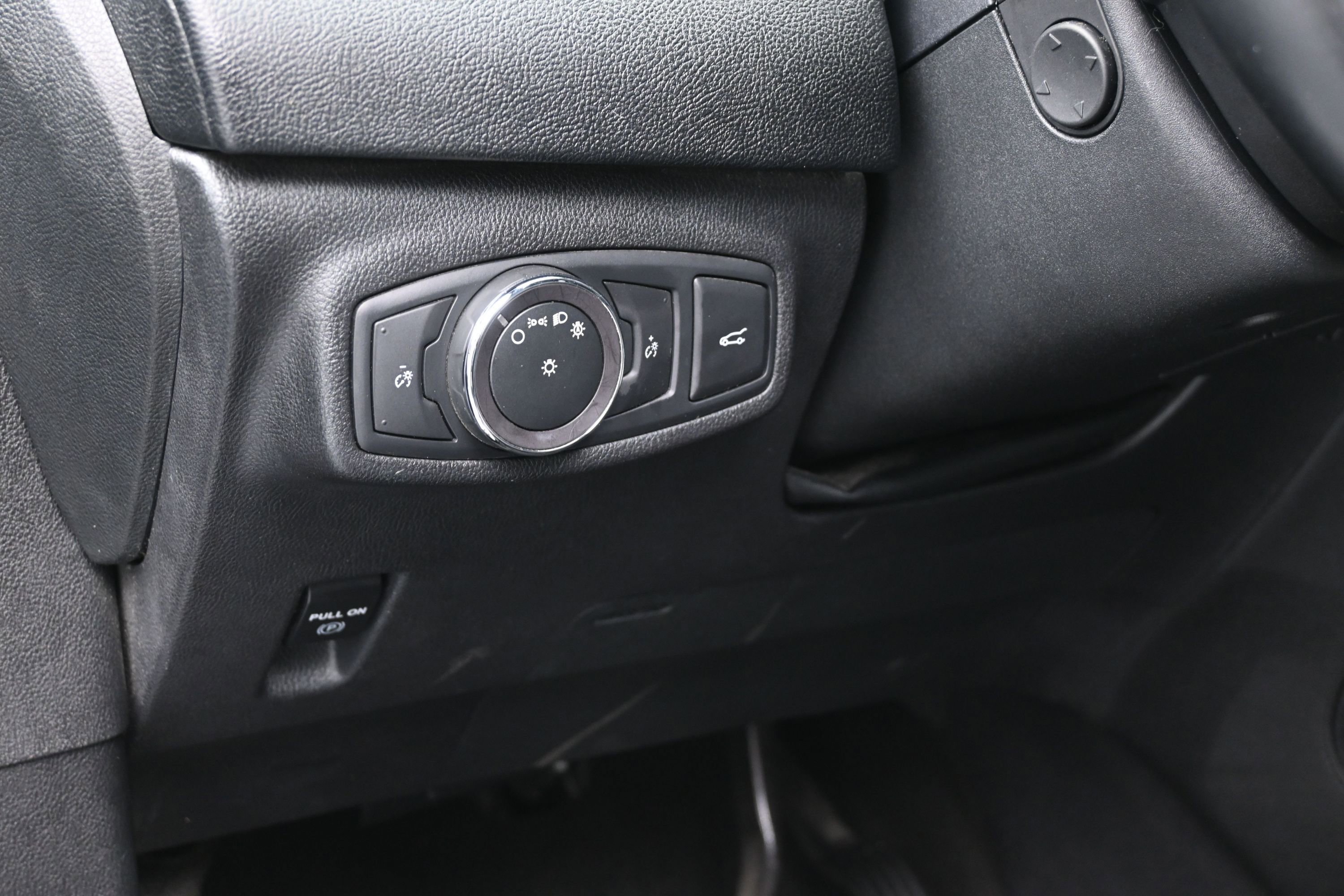 Used 2019 Lincoln MKC Select w/ Select Plus Package FWD image 23