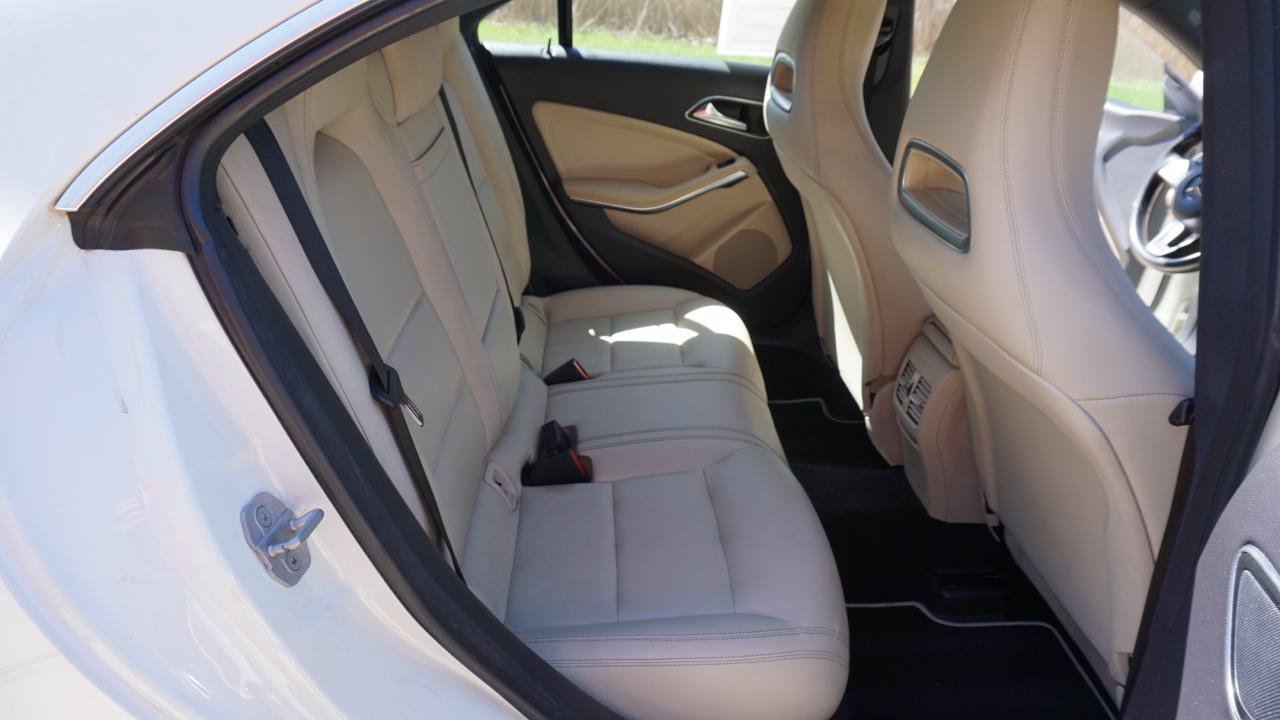Used 2015 Mercedes-Benz CLA 250 image 22