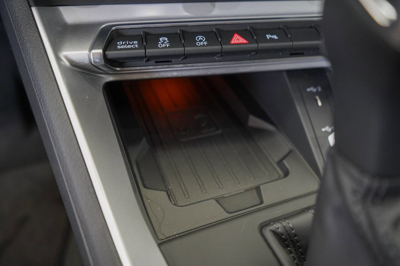 Used 2024 Audi Q3 2.0T Premium Plus w/ Premium Plus Package image 56