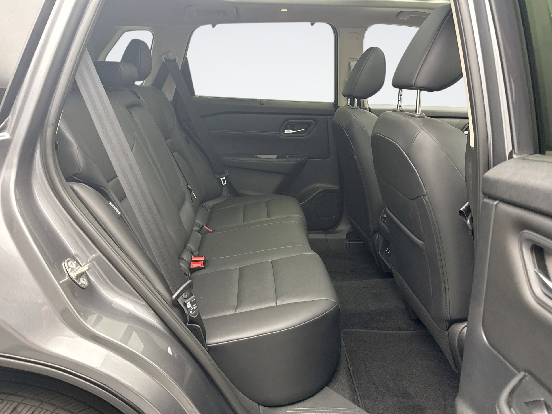 Used 2024 Nissan Rogue SV w/ SV Premium Package AWD/4WD image 18