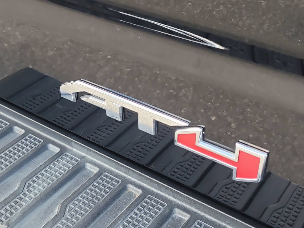 Used 2020 GMC Sierra 1500 AT4 w/ AT4 Premium Package AWD/4WD image 8