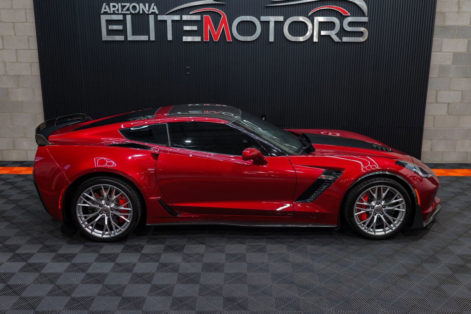 Used 2015 Chevrolet Corvette Z06 w/ 3LZ Preferred Equipment Group RWD image 15