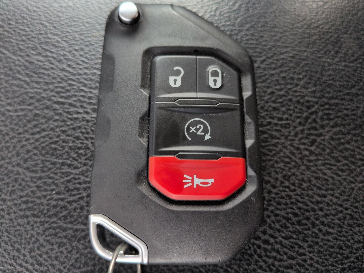 Used 2024 Jeep Gladiator Mojave w/ Technology Group AWD/4WD image 29