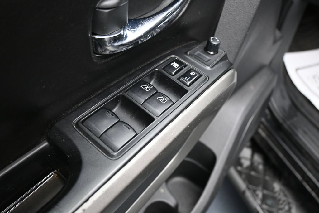 Used 2015 Nissan Armada SL RWD image 11