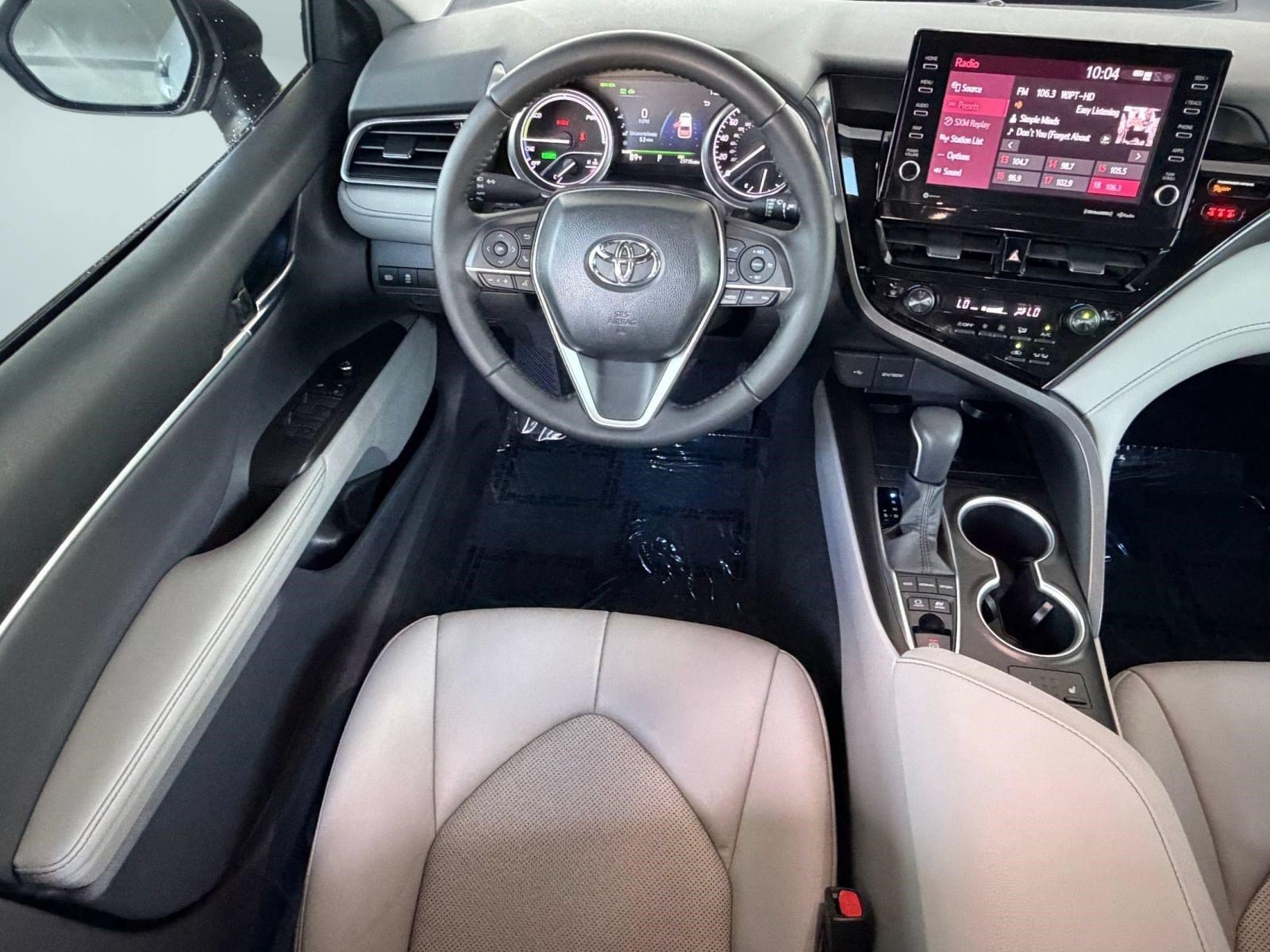 Used 2023 Toyota Camry XLE FWD image 32